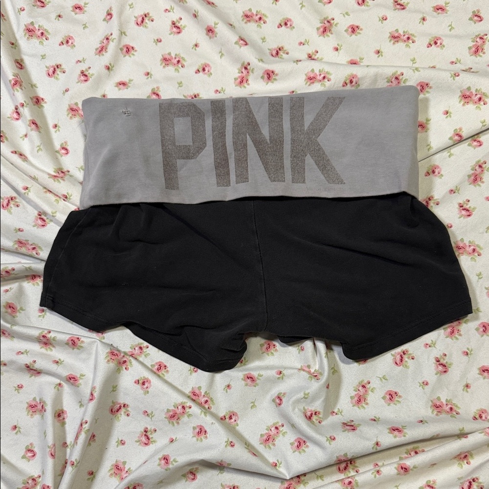 Vintage Y2K PINK Black and Gray Shorts Juniors XS